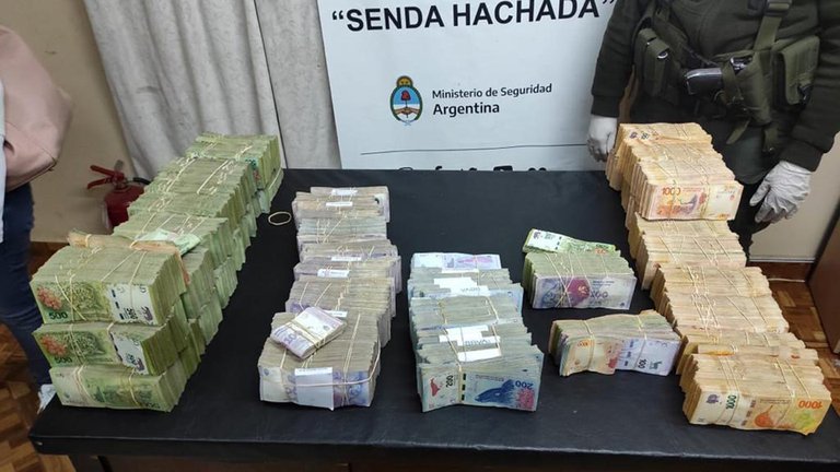 El dinero incautado en las cajas de cereales. 